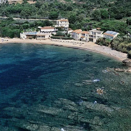 Hotel Le Maquis